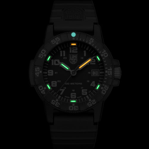 LUMINOX LEATHERBACK SEA TURTLE WATCH 0301 - ILLUMINATION VIEW