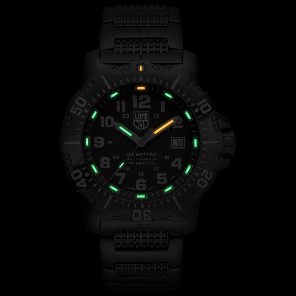 LUMINOX AUTHORISED FOR NAVY USE ANU WATCH 4222 - ILLUMINATION VIEW