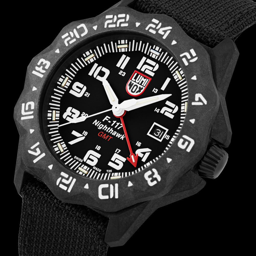 LUMINOX F-117 NIGHTHAWK PILOT WATCH 6441 - DIAL CLOSE-UP