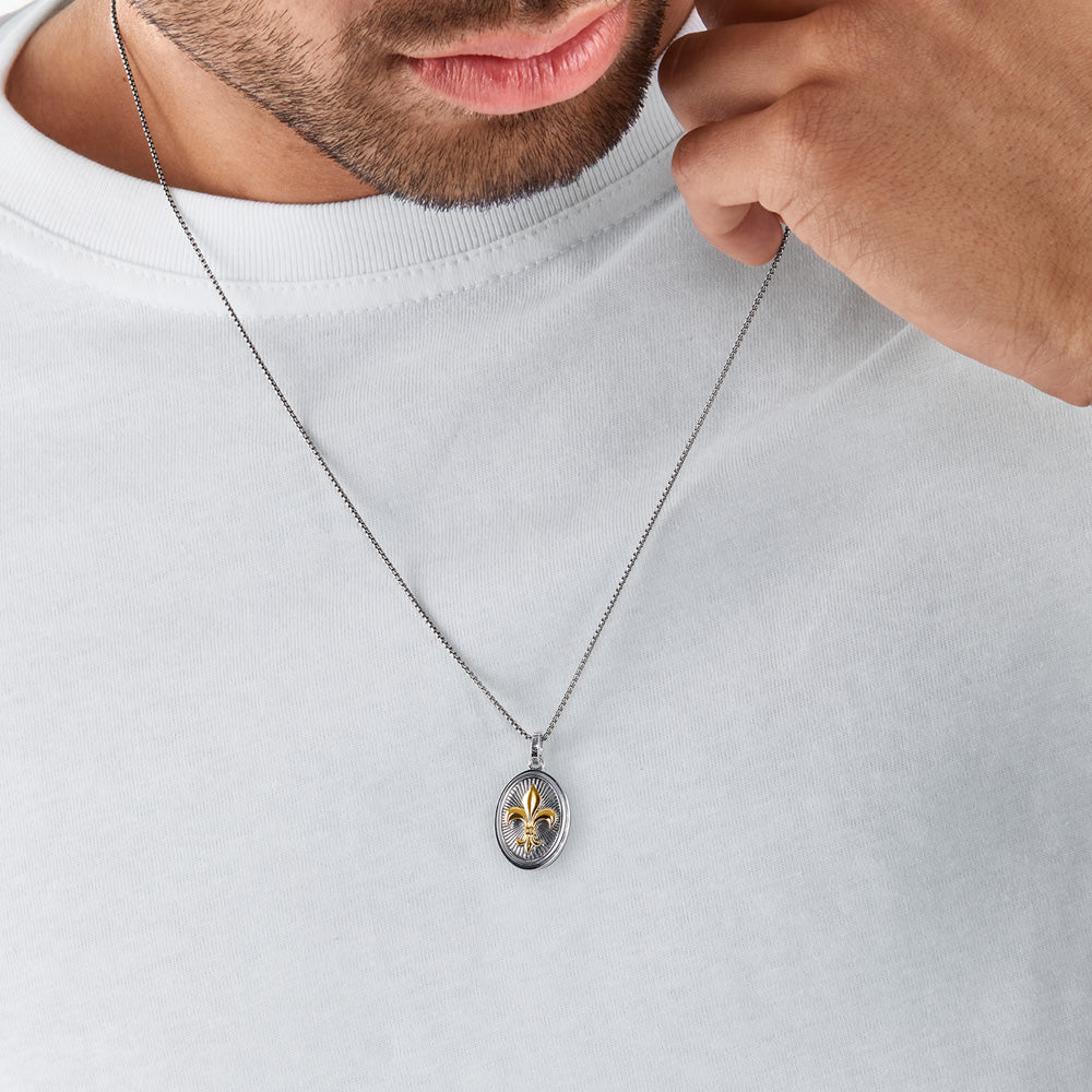 THOMAS SABO FLEUR-DE-LIS OVAL MEDALLION PENDANT - MALE MODEL VIEW